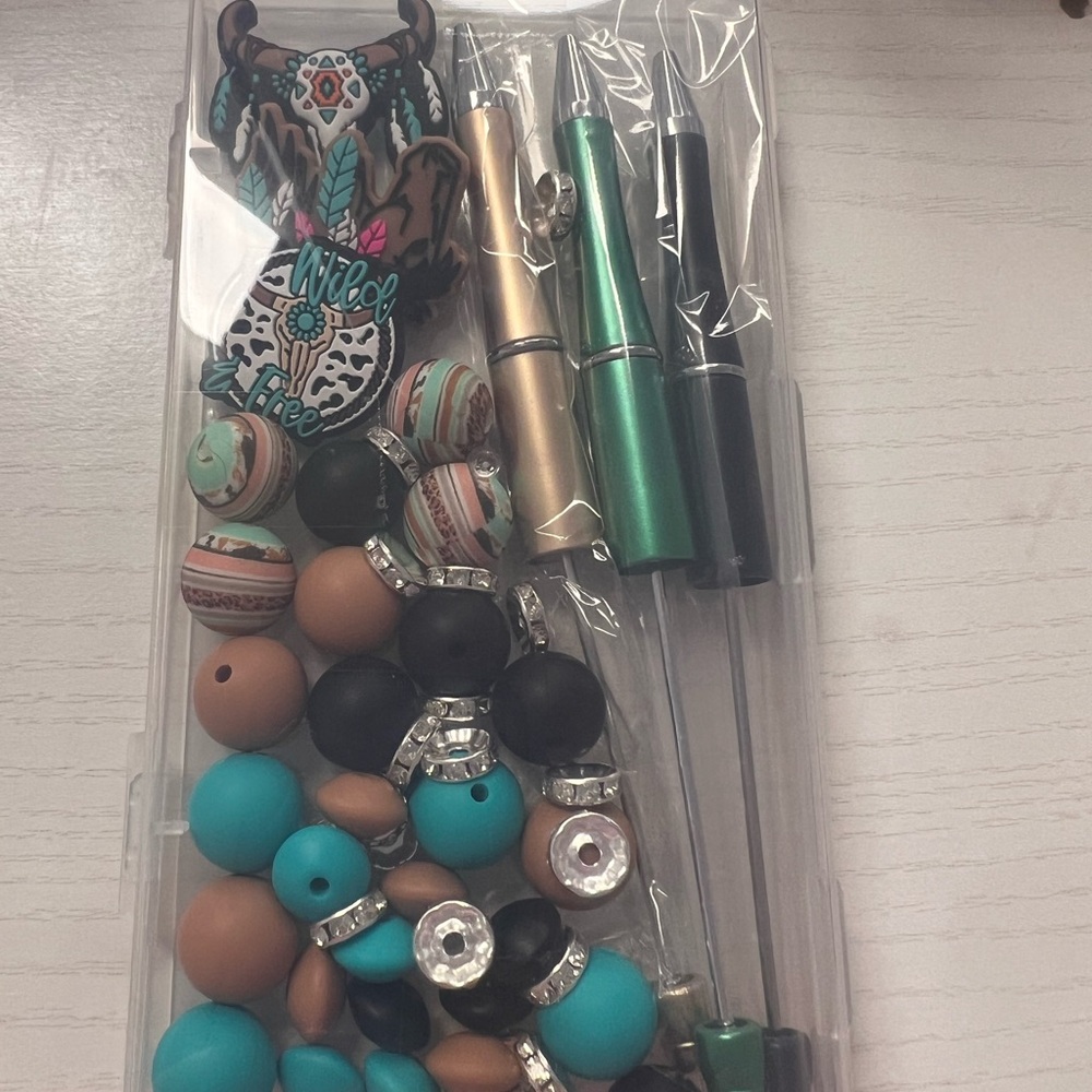 Colorful Bead and Pen Set